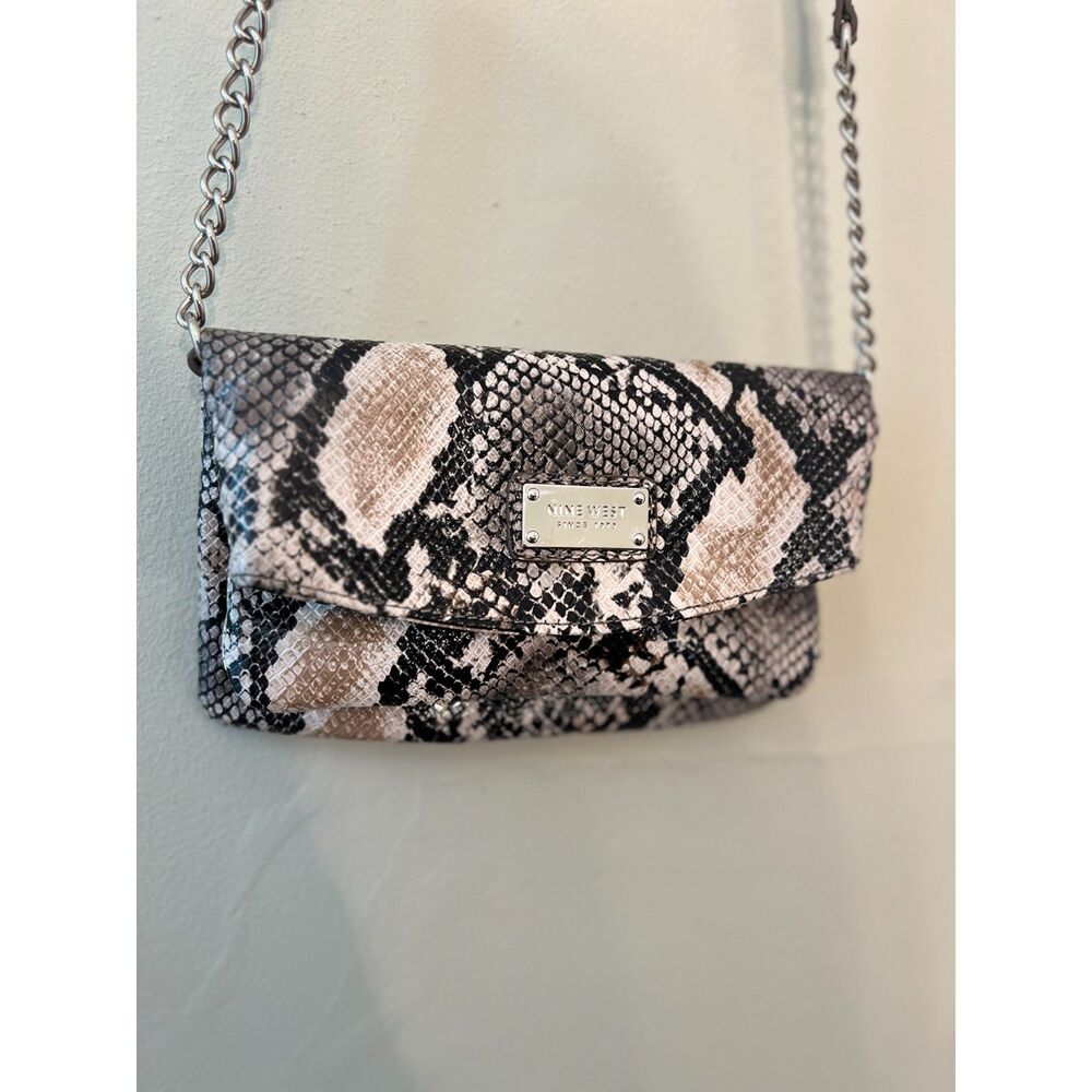 Nine West Wristlet and Crossbody in a Python or Snake print with Lots of Pockets - Picture 5 of 6